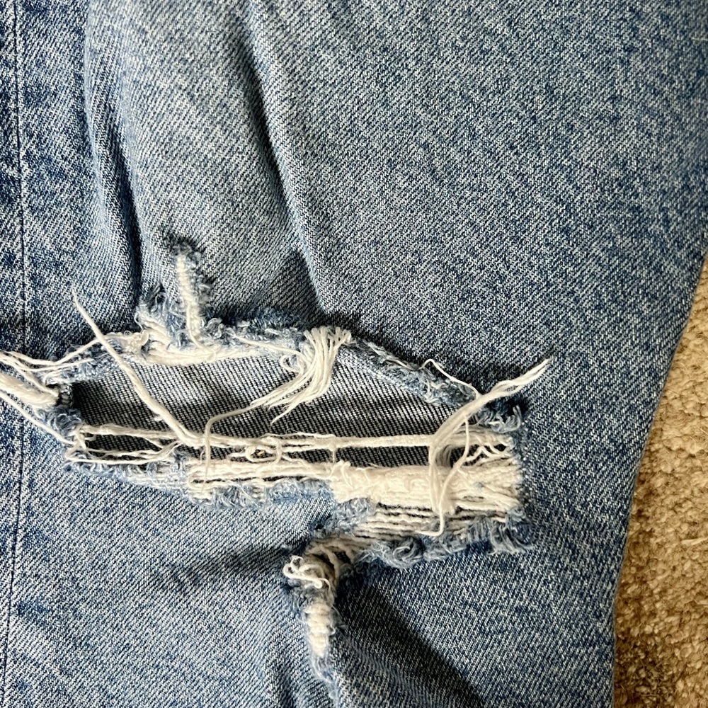 Agolde Riley Distressed Jeans - Picture 6 of 8